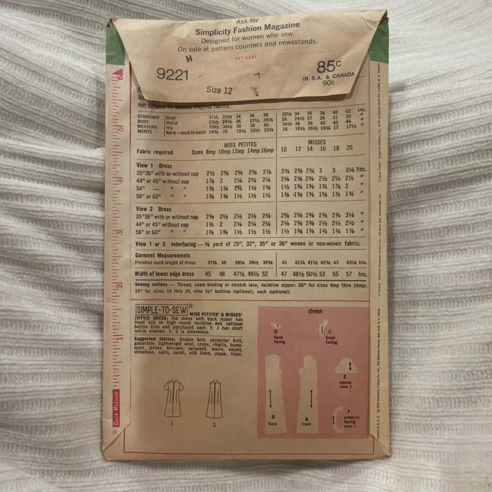 VINTAGE SIMPLICITY LADIES SLIT NECK DRESS PATTERN 9221 SIZE 12